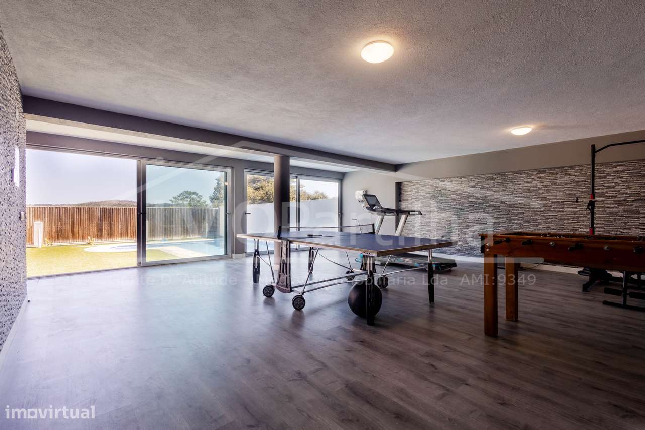 Moradia T5 | 358 m2 | Piscina e Campo de Basquetebol| Rio de Mouro-34