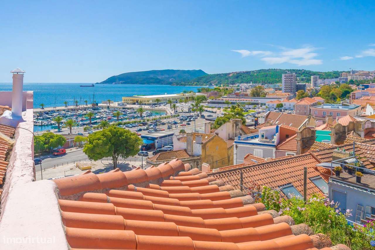 Apartamento com charme em Setúbal com uma vista soberba para o rio e t-42