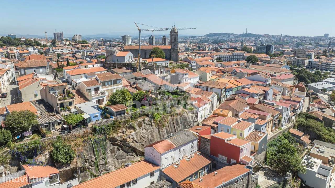 Moradia T1+1 com Licença de Alojamento Local | Porto-0