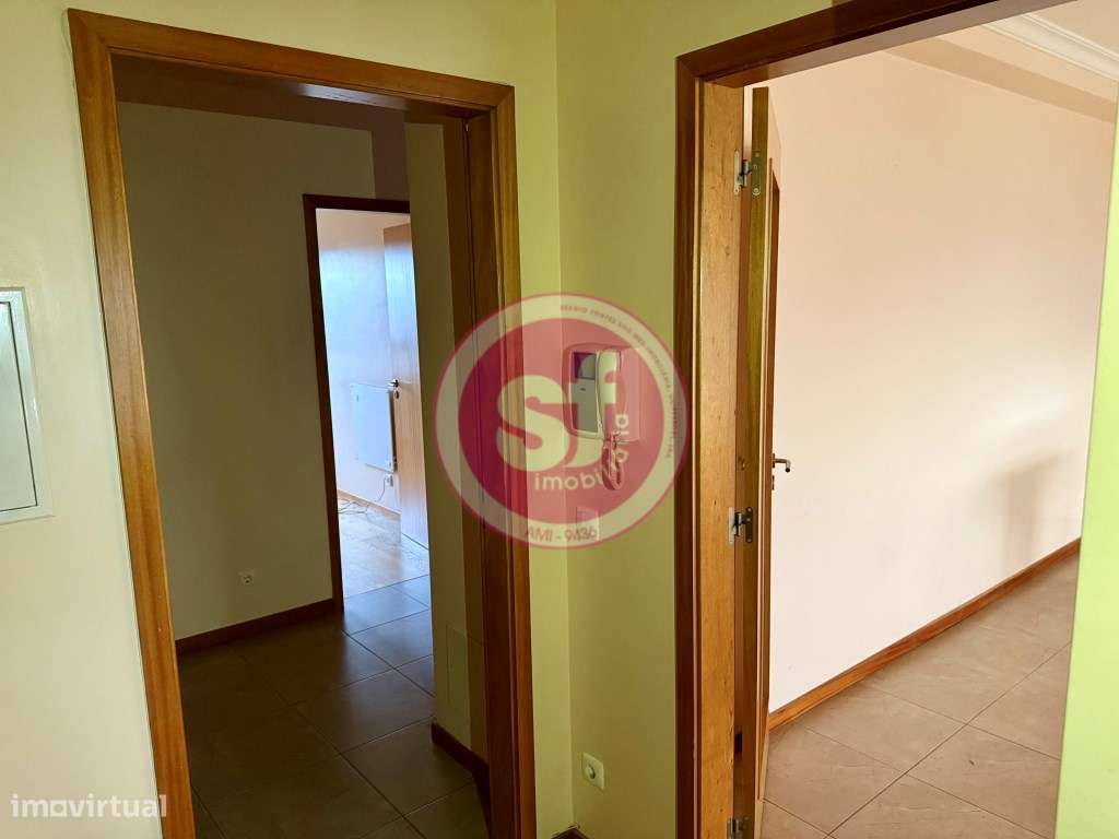 Apartamento T2 com garagem para venda!-13