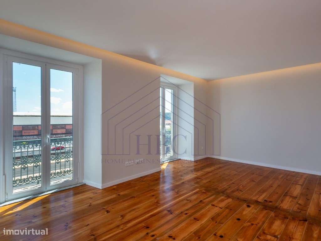 Apartamento T2 Remodelado por Arquiteto | Vista Rio Tejo | Avenida ...-3