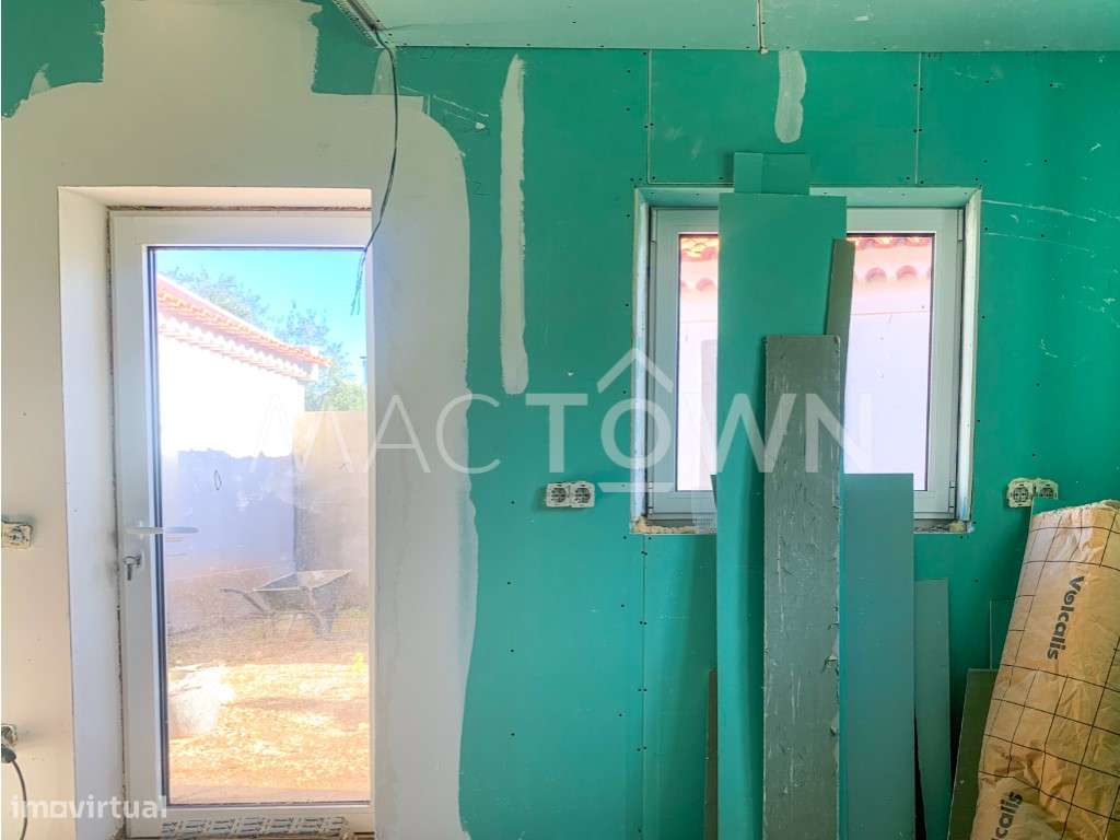 Viva com Conforto e Vista Serra - Moradia Nova na Zibreira-14