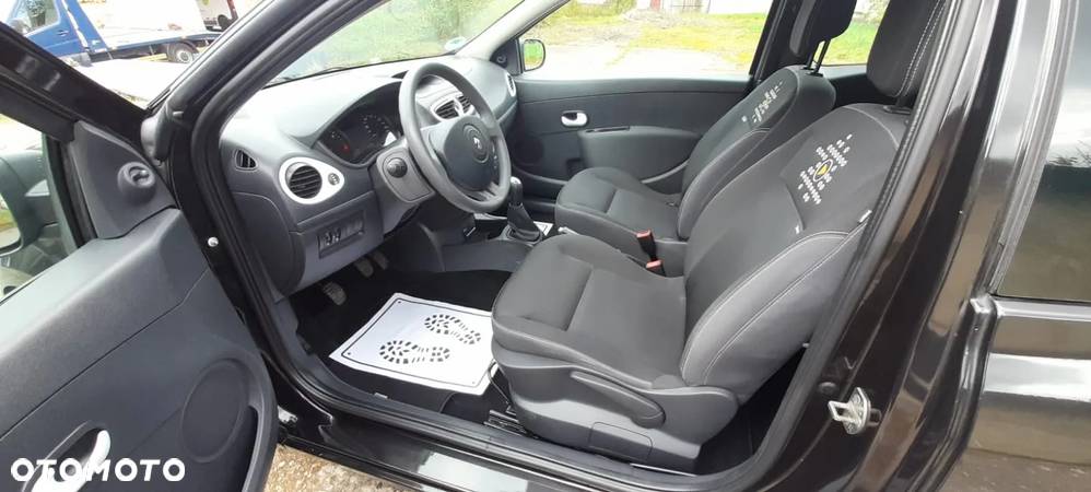 Renault Clio 1.2 16V 75 Yahoo - 12