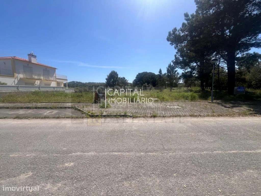 Moradia Isolada V3 em Construção localizada em Sesimbra-6