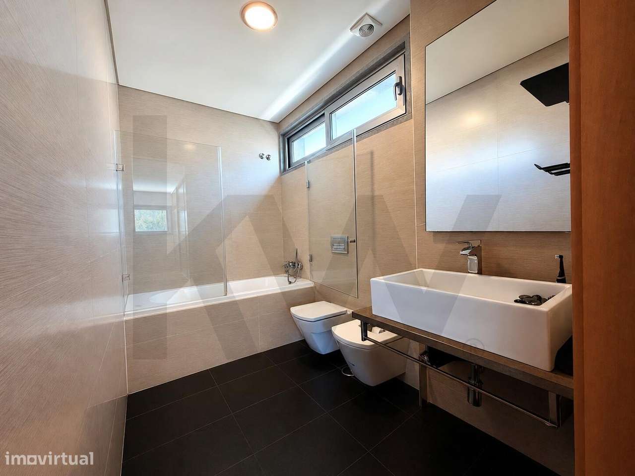 Moradia Isolada de Luxo, T5 com Piscina para a venda em Santo António-33