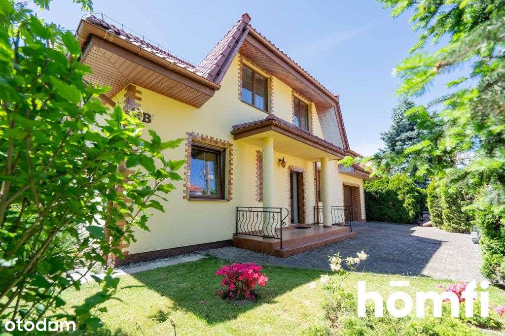 Wyjątkowy dom z domkiem dla gości Nysa