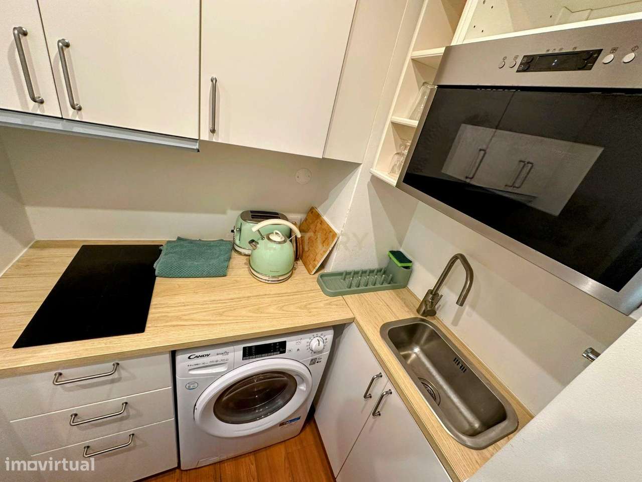 Apartamento T1 transformado em T0 no coração de Lisboa.-11