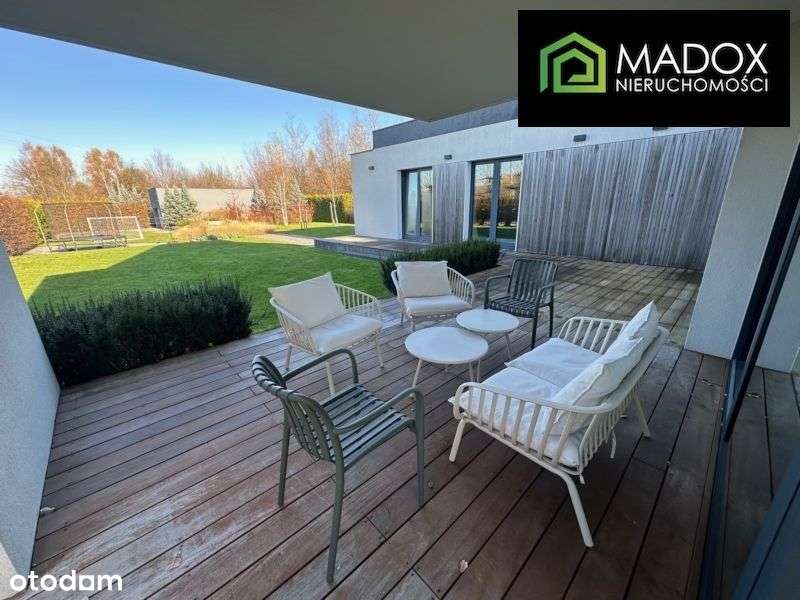 Dom, 240,82 m², Konopiska-13