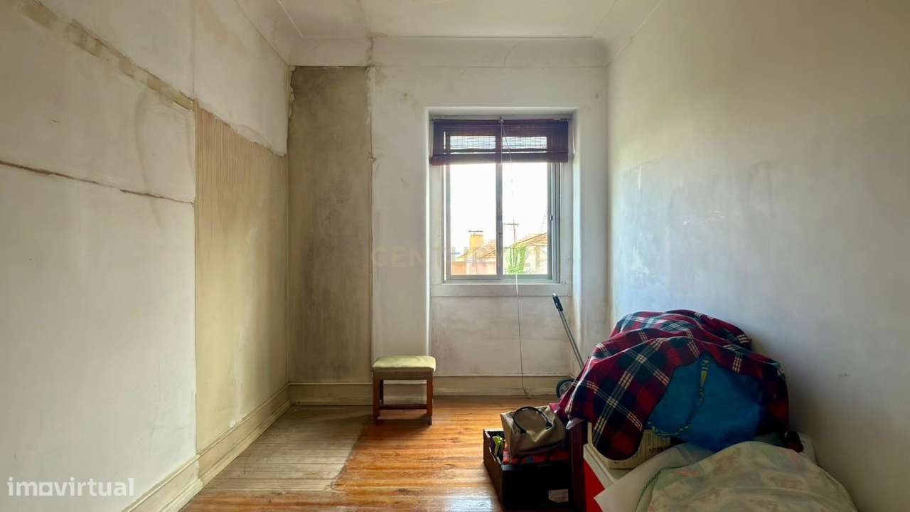 Apartamento T2 para Remodelação, Centro de Almada-9