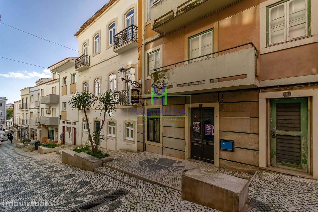 Prédio no Centro histórico de Lagos composto por 2 Apartamentos T3 e 1 - Grande imagem: 3/52