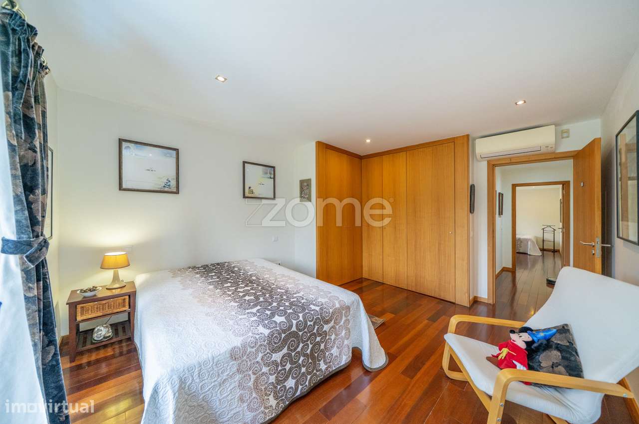 Moradia T5 + 1 com Piscina em Espinho, Braga-53