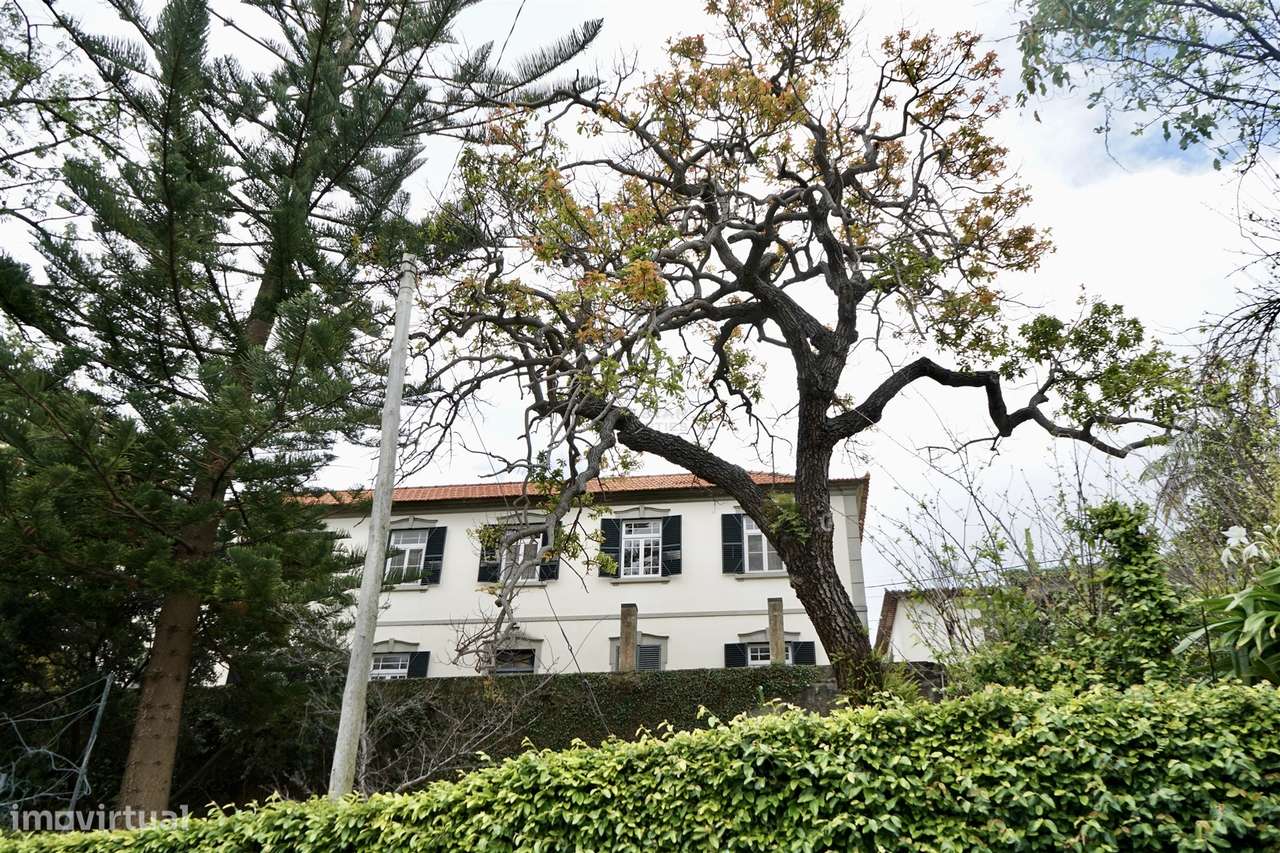 Fantástica moradia num lote de 1360m2-48