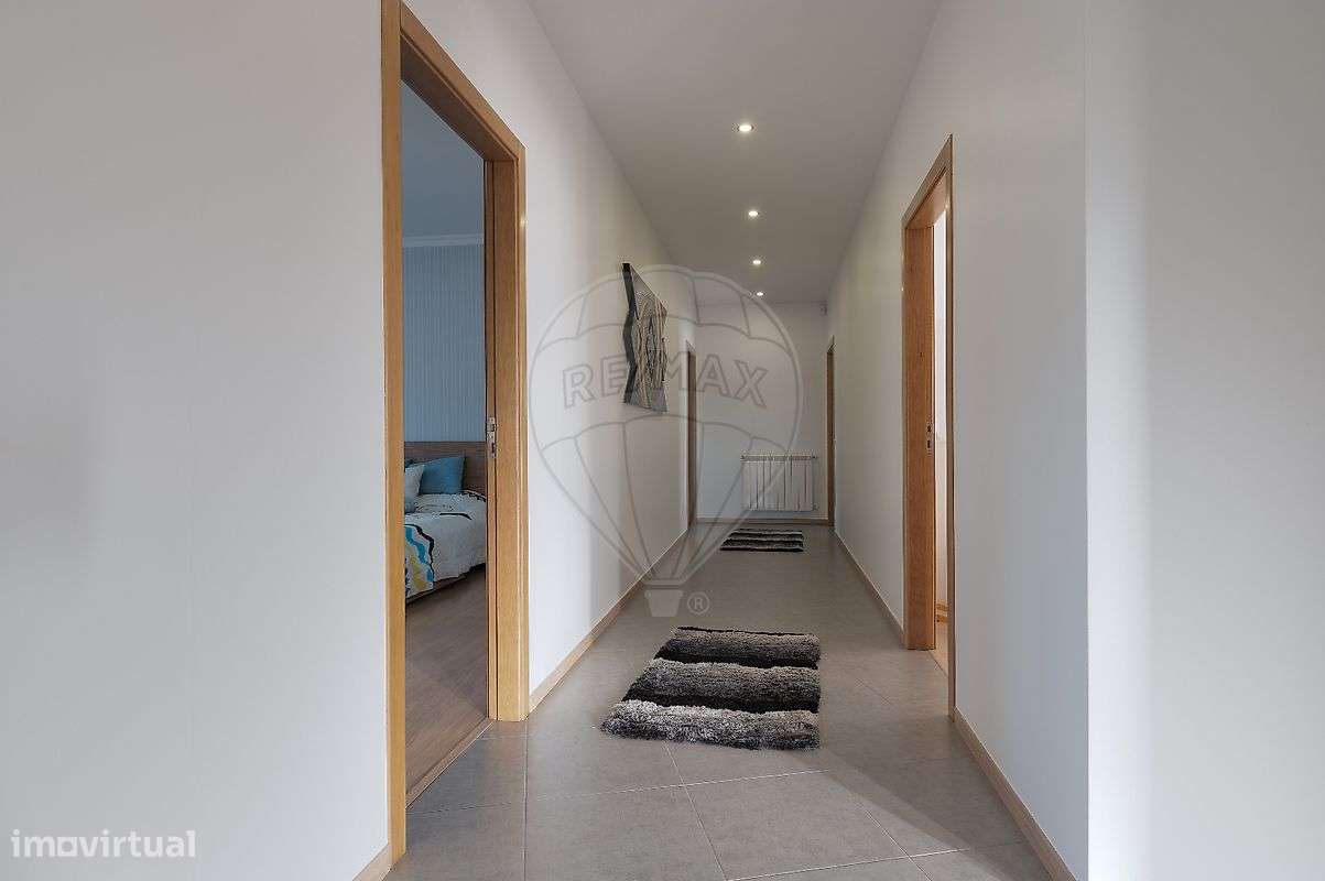 Moradia T4 para venda-7