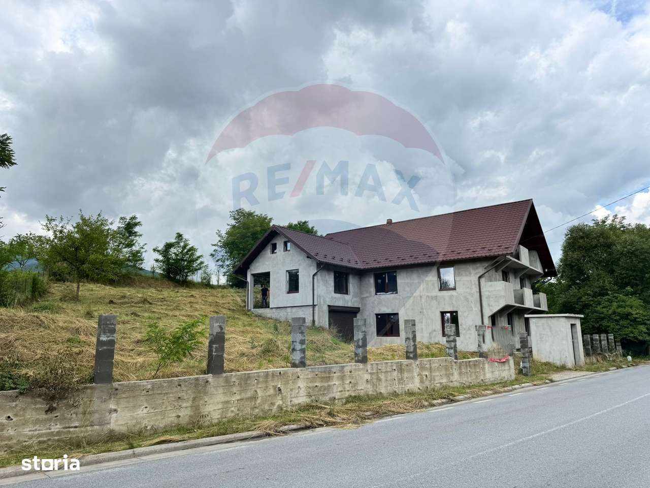 Casă / Vilă cu 7 camere de vânzare - Imagine principală: 2/18