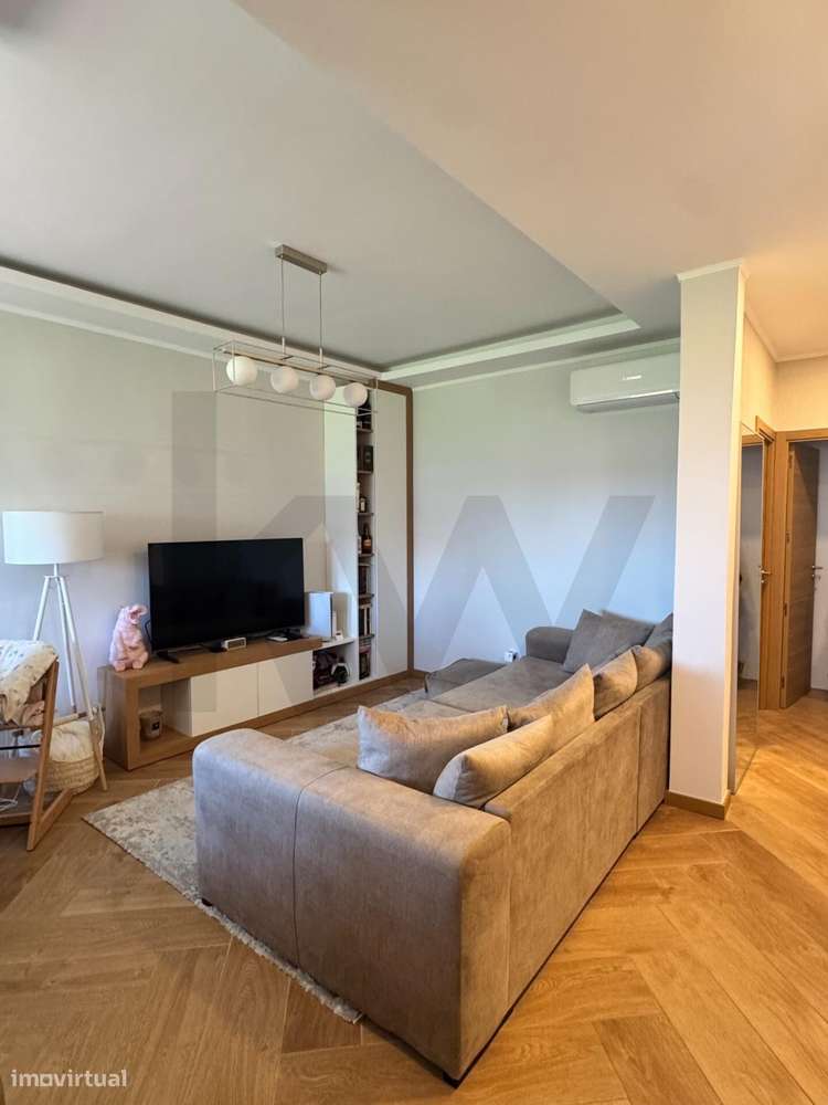 Linda a Velha - 1º Andar Remodelado, Mobilado e com Financiamento Gara-13