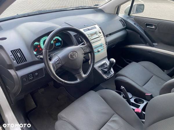 Toyota Corolla Verso - 16