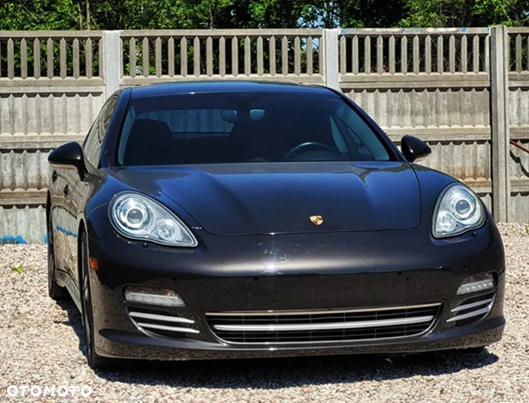 Porsche Panamera 4 PDK Platinum Edition - 8