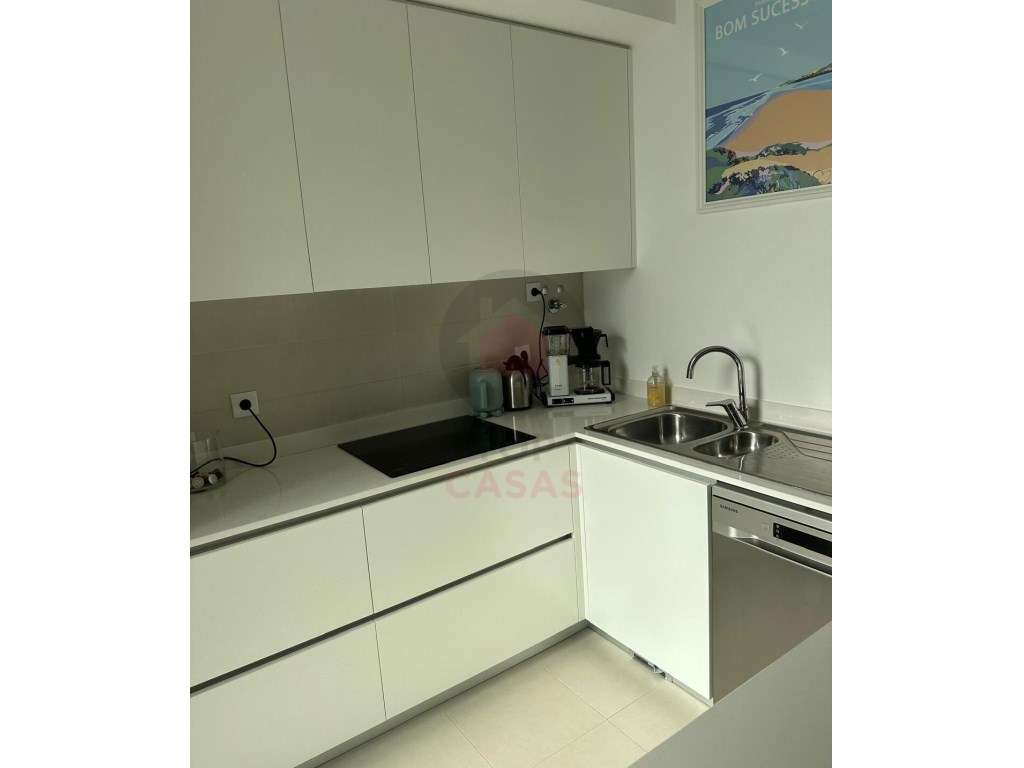 Moradia Contemporânea com Jardim e Piscina em Salir do Porto-8