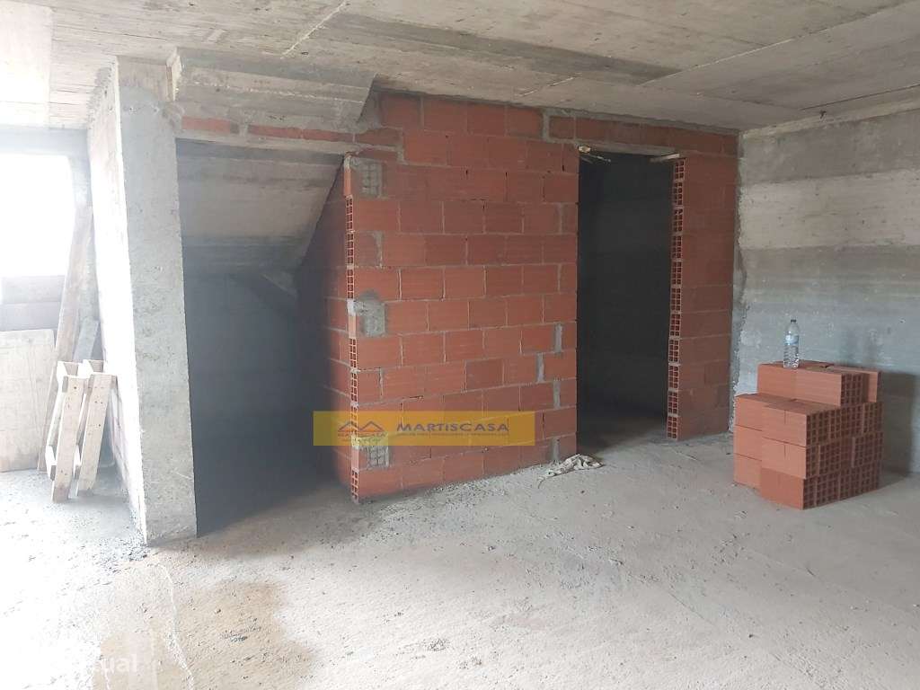 Moradia T3 a estrear com Piscina - Paiões Rio de Mouro-14