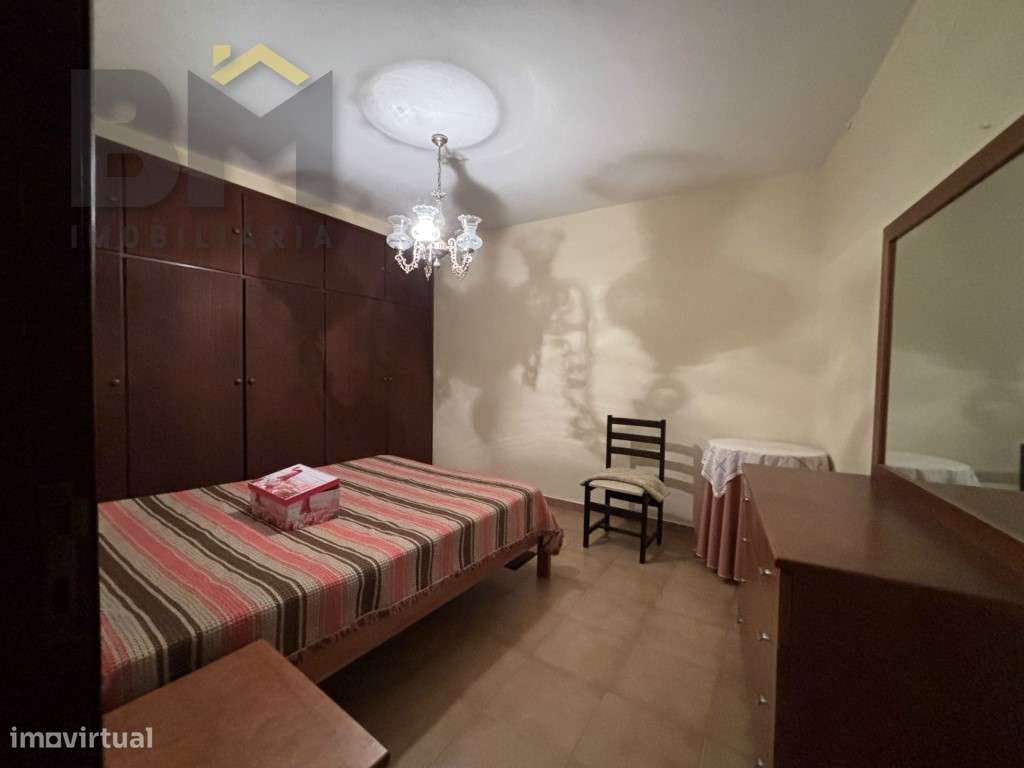 Moradia T4 com 5000m2 de terreno - Escalos de Baixo (Castelo Branco)-24