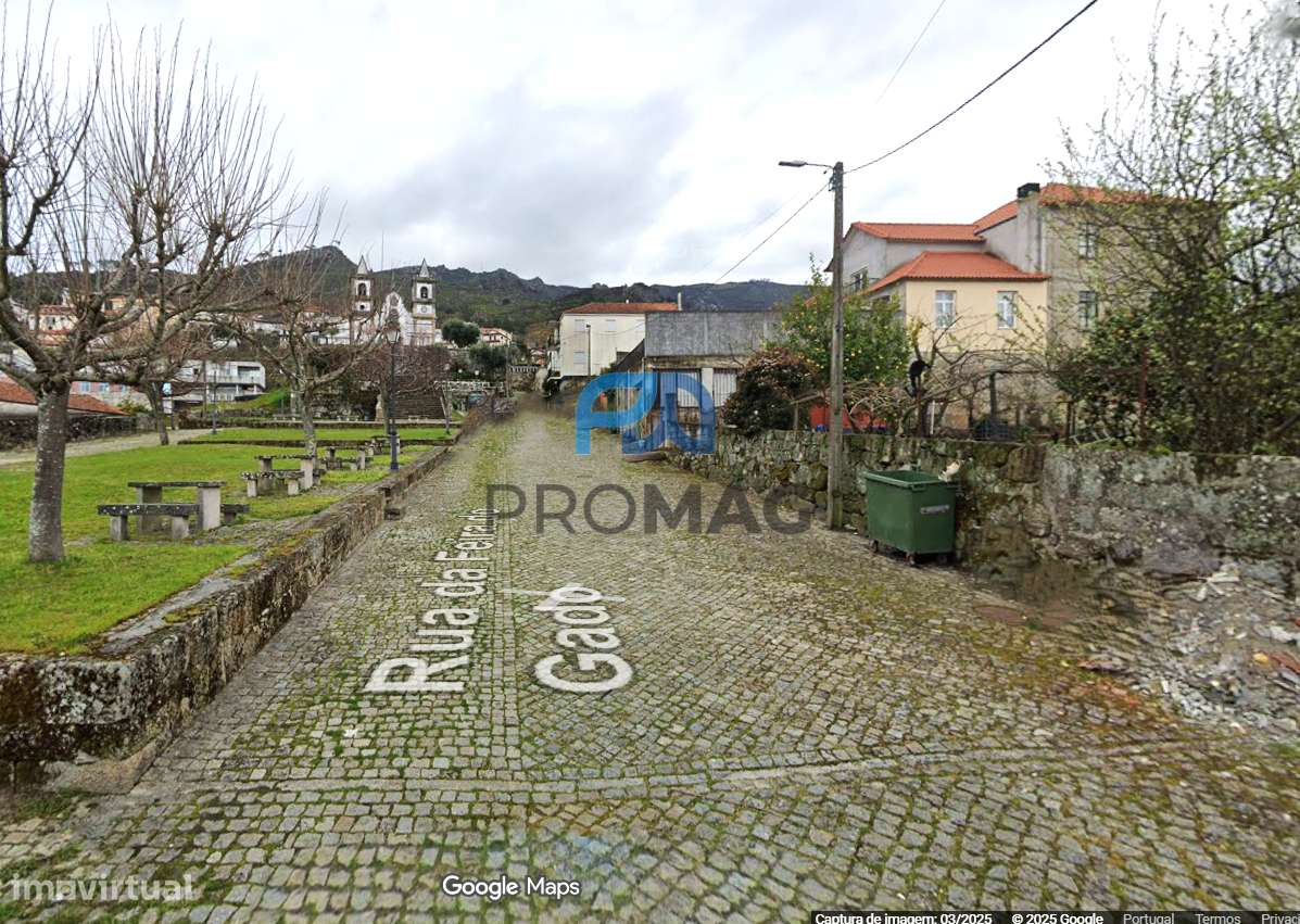 Moradia V3 para Recuperar em São Martinho de Mouros-23