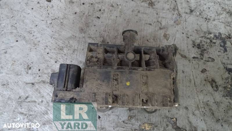 Bloc valve suspensie spate Land Rover Discovery 4 3.0 TDV6 2011 - 2