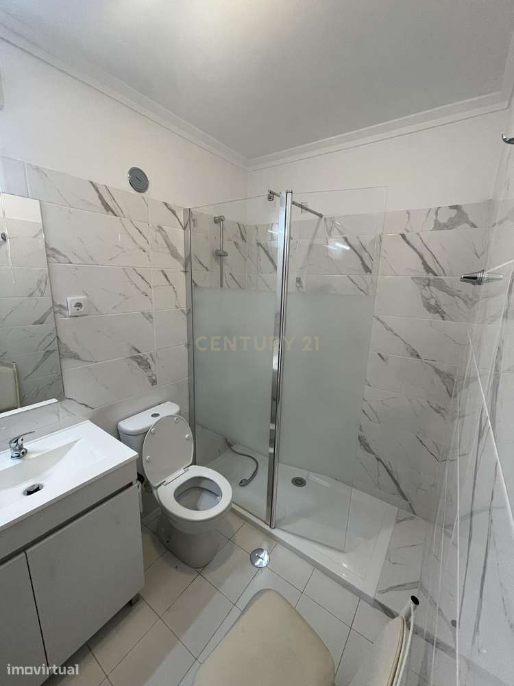 Apartamento com 1 divisão Assoalhada - Remodelado com inquilino zona d - Grande imagem: 5/10