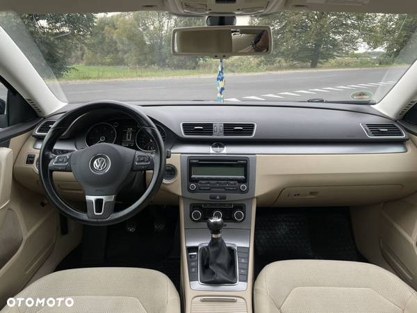 Volkswagen Passat 2.0 TDI Comfortline - 9