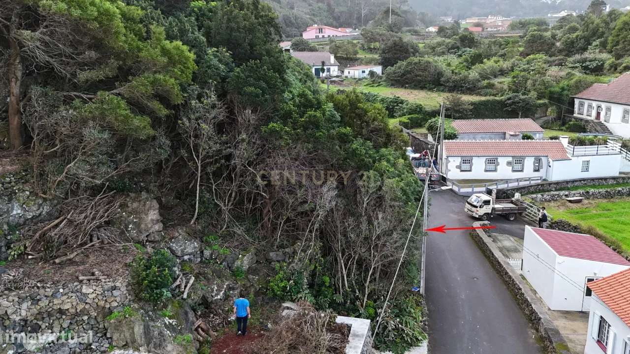 Terreno para Construção nos Biscoitos com Vista Mar-5