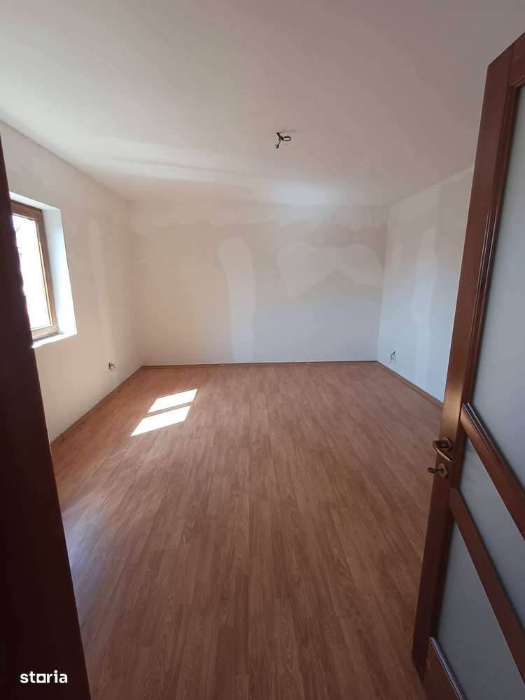 Casa de vanzare in Cotu-Vames, teren de 1130mp , P+E, 99.900 euro-7