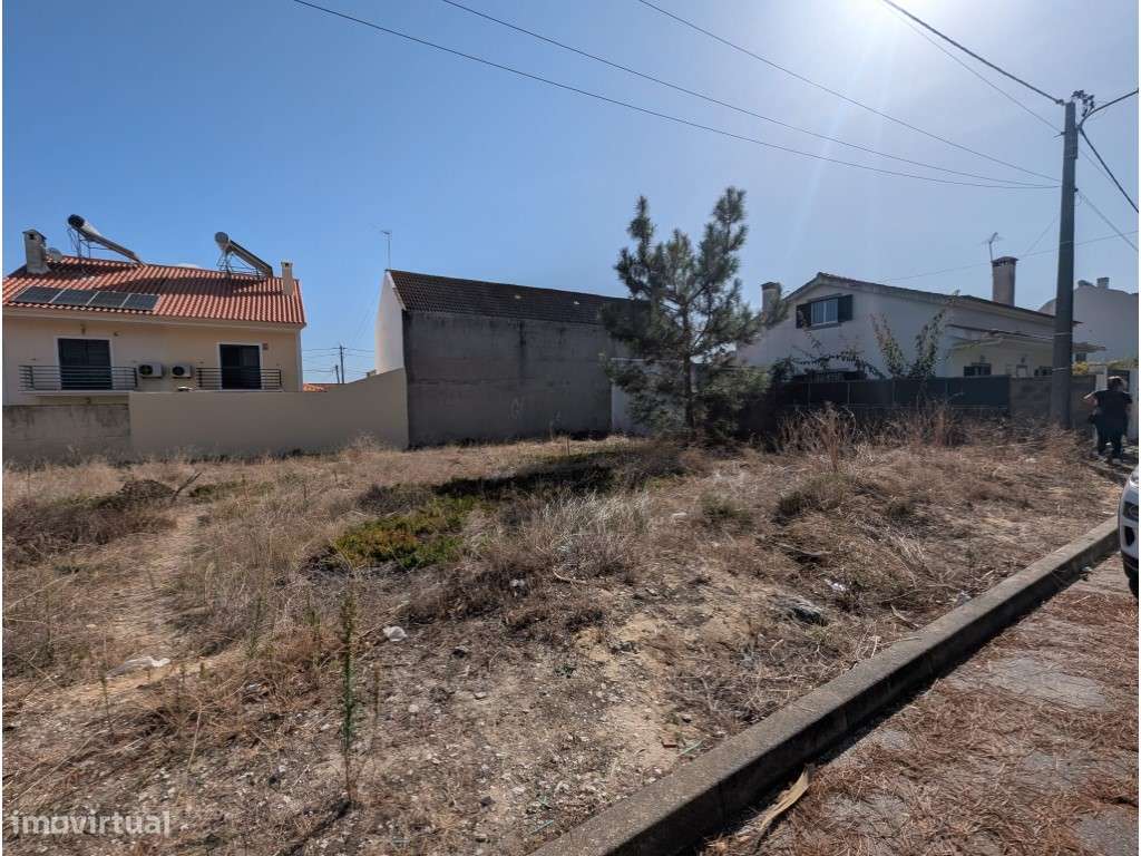 2 Moradias T4 de Elegância Contemporânea em Redondos, Fernão Ferro - Grande imagem: 4/21