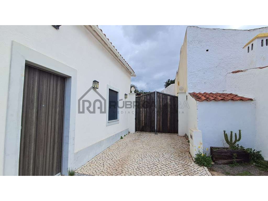 Moradia Renovada no Campo com anexos, Vista Desafogada e Grande Pot... - Grande imagem: 3/41