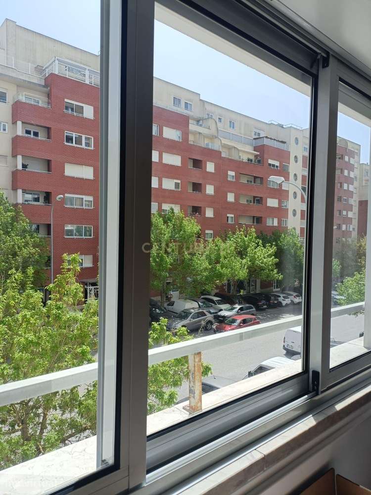 Apartamento T3 moderno junto ao Parque das Conchas-32