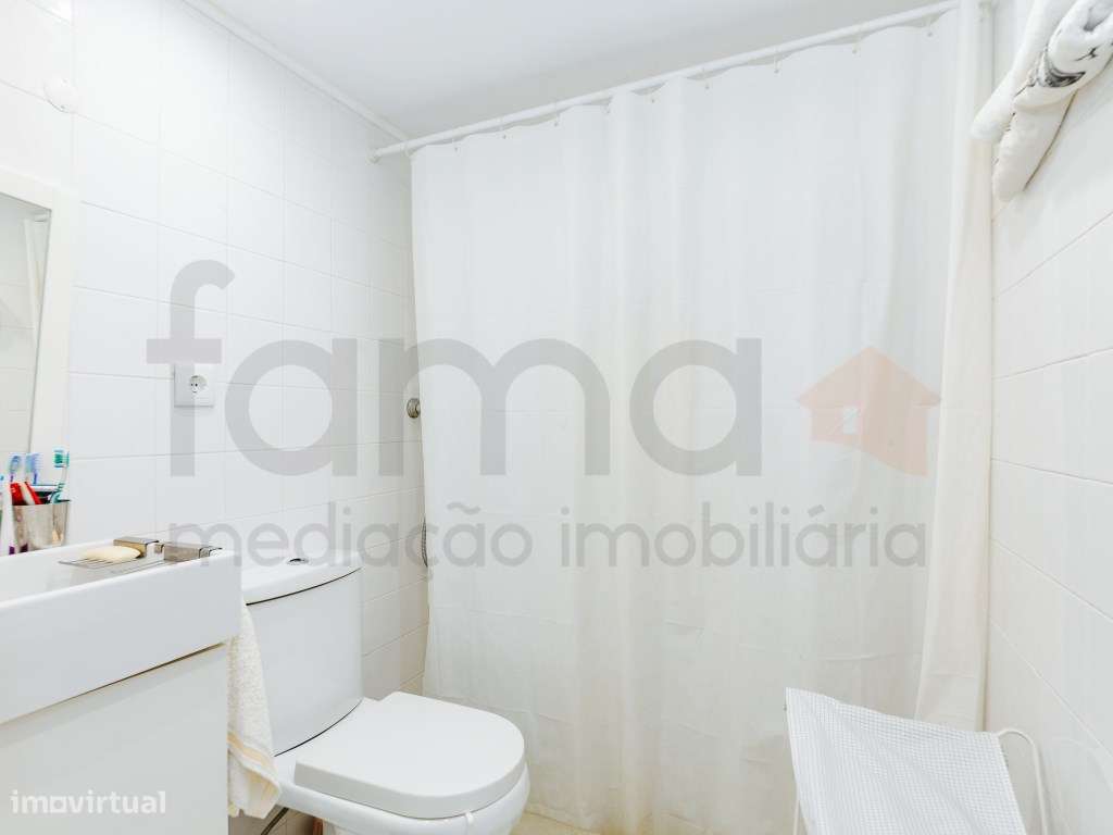 Moradia Bifamiliar T10 com Piscina e Elevada Rentabilidade - Parede...-59