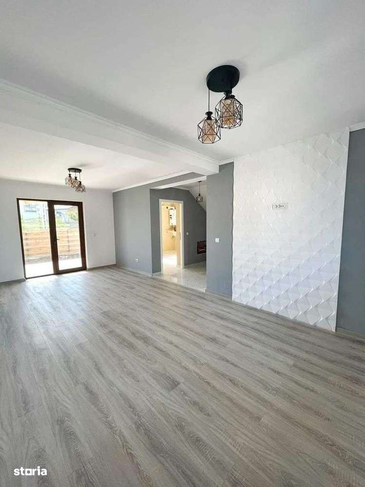 Casă cu 4 camere, zona Capat Cug - Imagine principală: 2/12