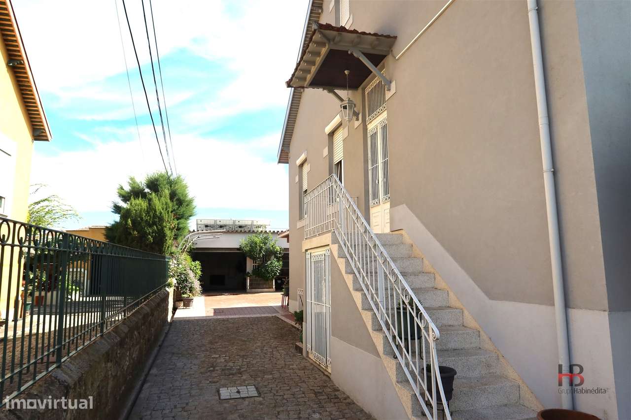 Oportunidade Única: Moradia T3 no Centro de Gondomar-40