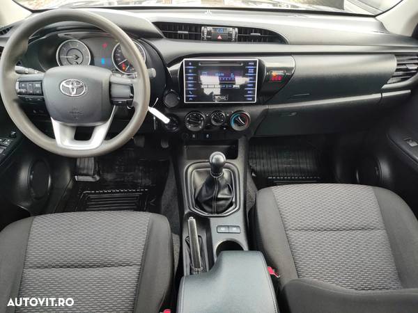 Toyota Hilux 4x4 Double Cab M/T Comfort - 8