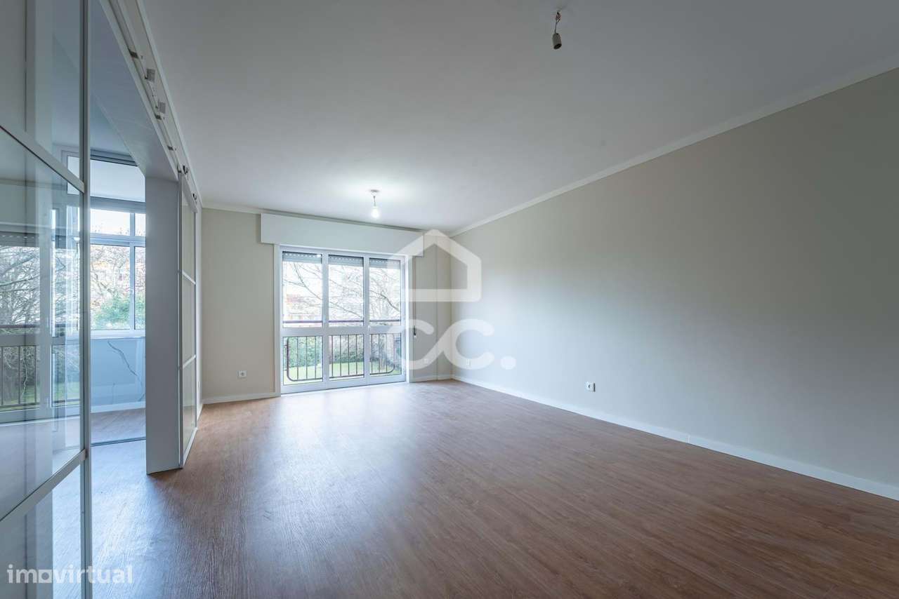 Apartamento T3 Renovado  - Parque da Prelada-5