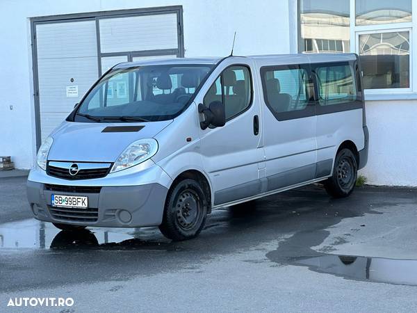 Opel Vivaro - 1