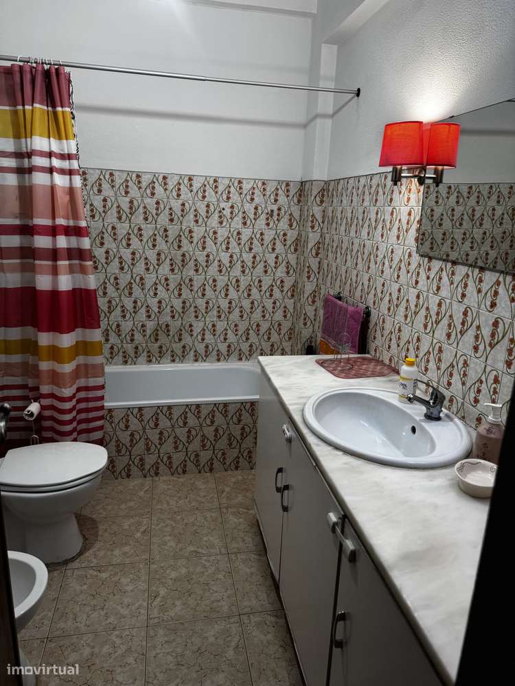 Quarto, Laranjeiro e Feijó, Praceta Bento de Jesus Caraça - Grande imagem: 4/7