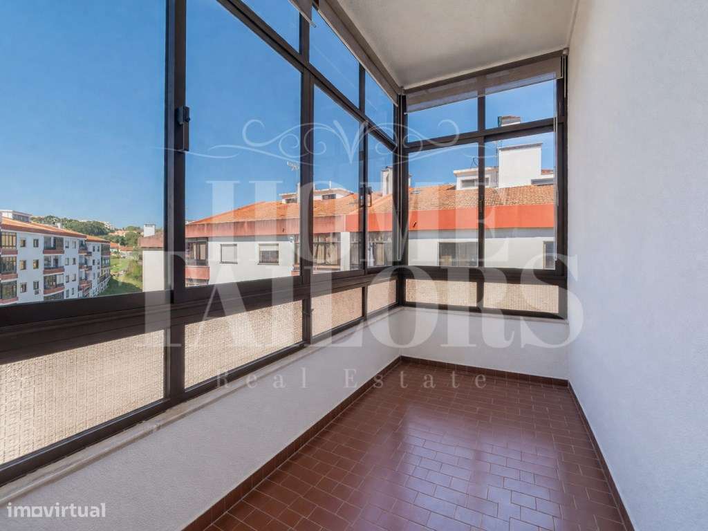 Apartamento T3 com ótimas áreas, no Estoril.-25