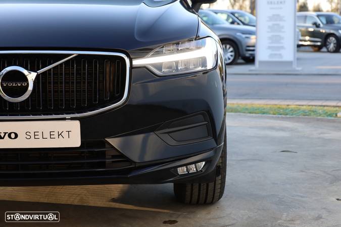 Volvo XC 60 2.0 B4 Momentum Plus Geartronic - 21