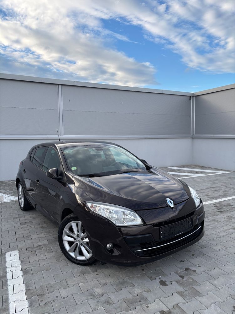Renault Megane III [2008 - 2016] 1.9dCi Dynamique 2011