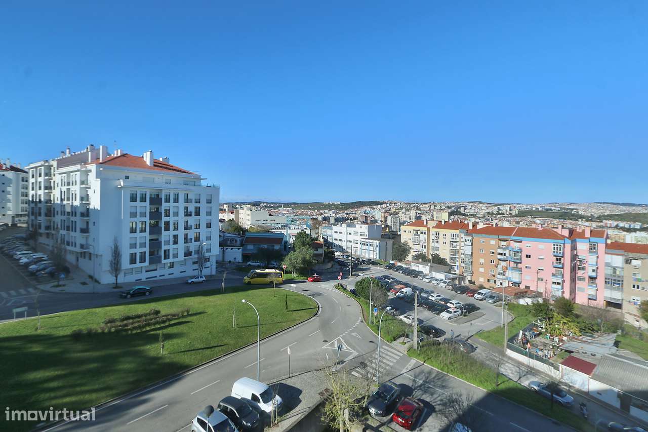 Apartamento T2 na Urbanização da Atalaia - Grande imagem: 3/26