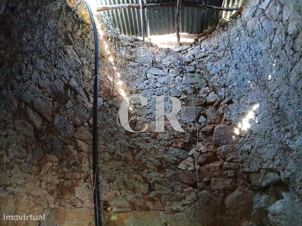 Propriedade com charme histórico, natureza e projeto aprovado em Figue-32