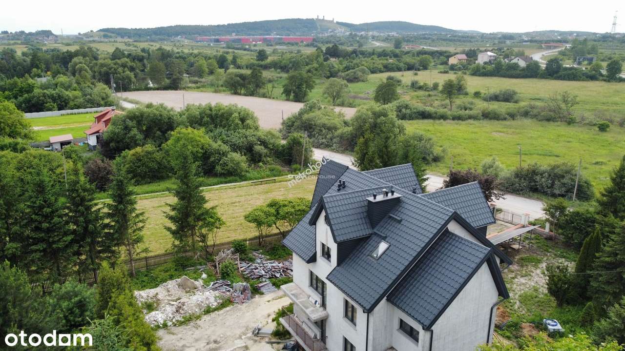 Atrakcyjny, pokaźny dom w Chęcinach -dla dużej rodziny lub jako biznes - Pełny obrazek: 4/19