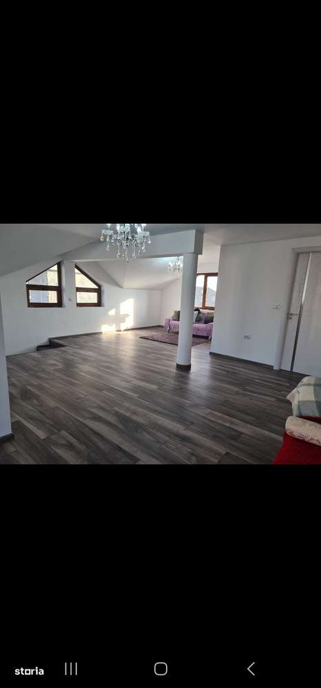 Casa de vanzare - Imagine principală: 2/9