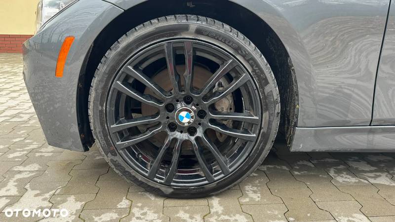 BMW Seria 3 335i xDrive - 23