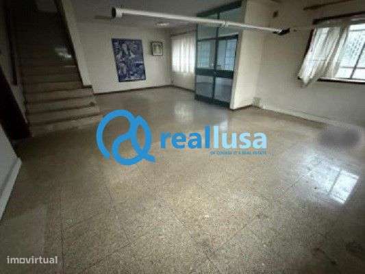 Armazém industrial Escapães Santa Maria da Feira Retoma de banco - Grande imagem: 5/8