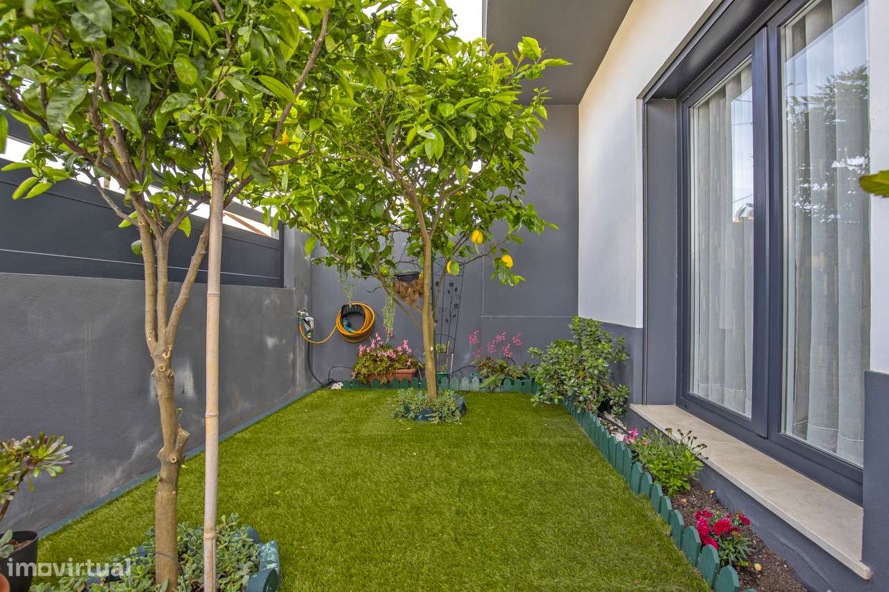 Moradia T3+1 garagem box jardim Quinta do Conde Sesimbra-38